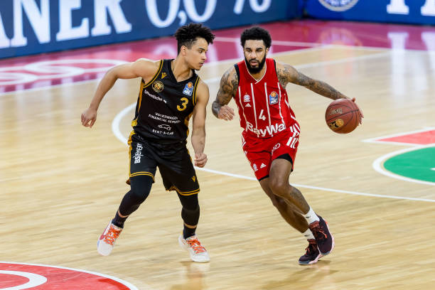 中场阵容的 中场阵容的